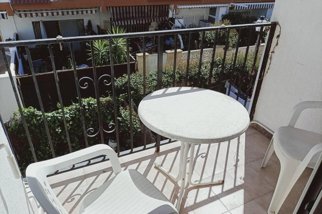 2 Bedroom Townhouse In Beautiful Gated Complex Benidorm Exterior photo